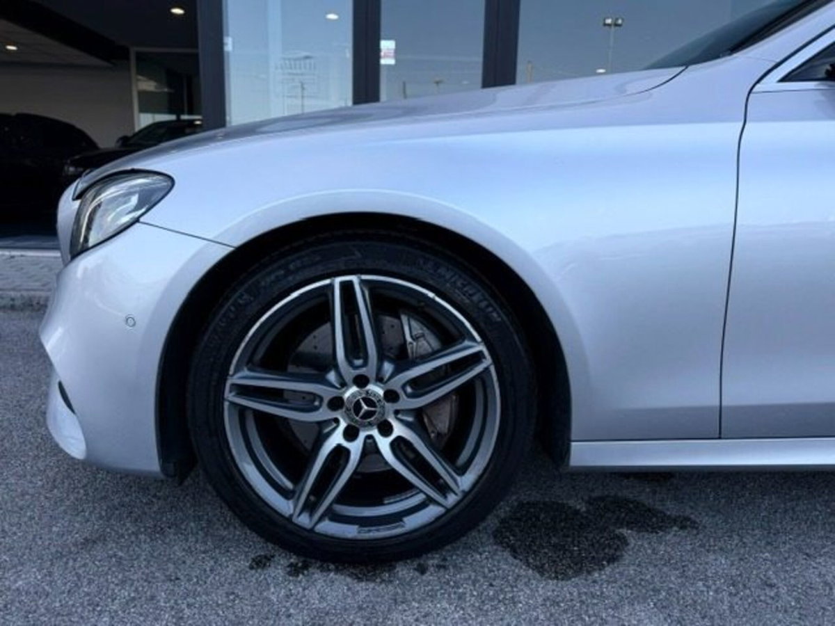 Mercedes-Benz Classe E 220 d Auto Premium Plus (14)