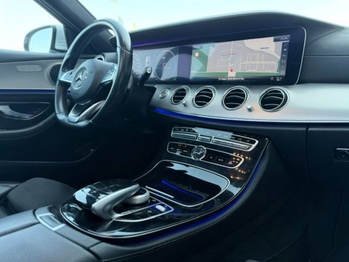 Mercedes-Benz Classe E 220 d Auto Premium Plus (9)
