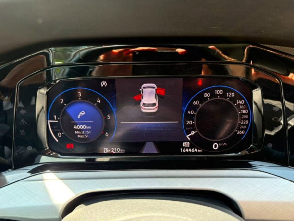 Volkswagen Golf 2.0 TDI 150 CV SCR R-Line (12)