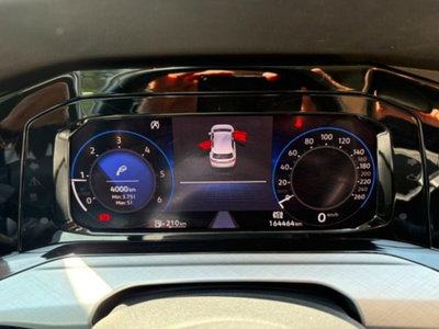 Volkswagen Golf 2.0 TDI 150 CV SCR R-Line (12)