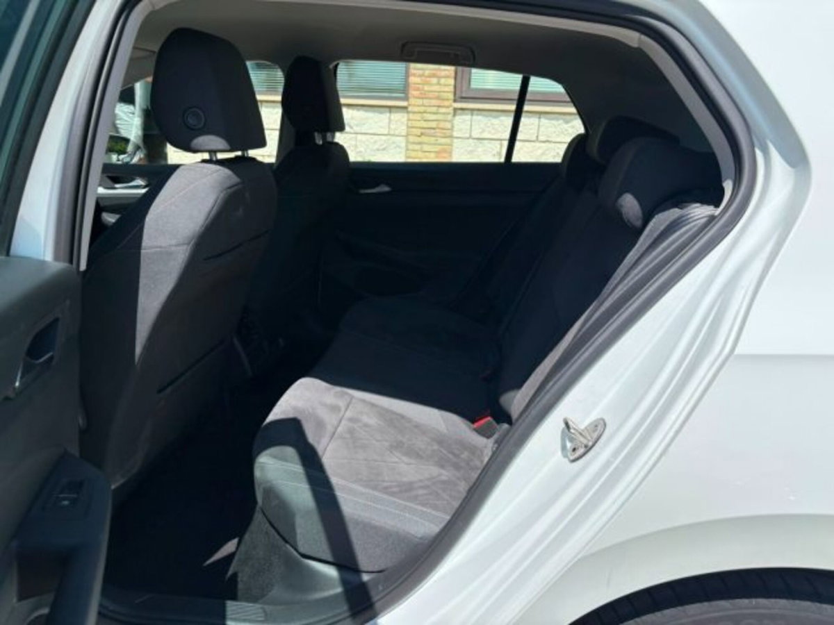 Volkswagen Golf 2.0 TDI 150 CV SCR R-Line (9)