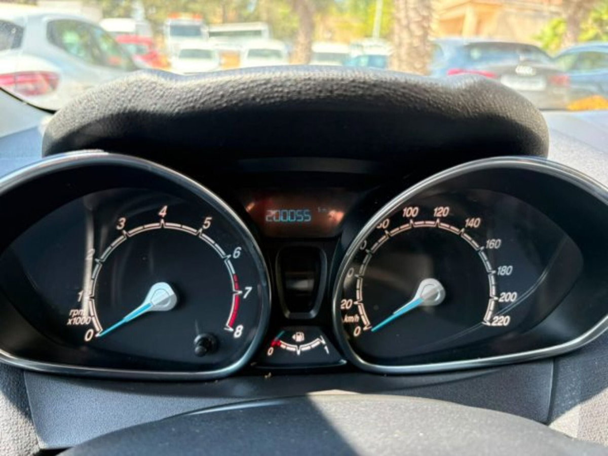 Ford Fiesta 1.4 5 porte Bz.- GPL Titanium (9)