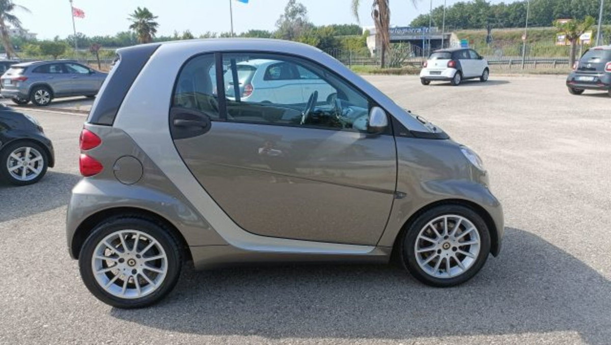 smart Fortwo 1000 52 kW MHD coupé passion (8)