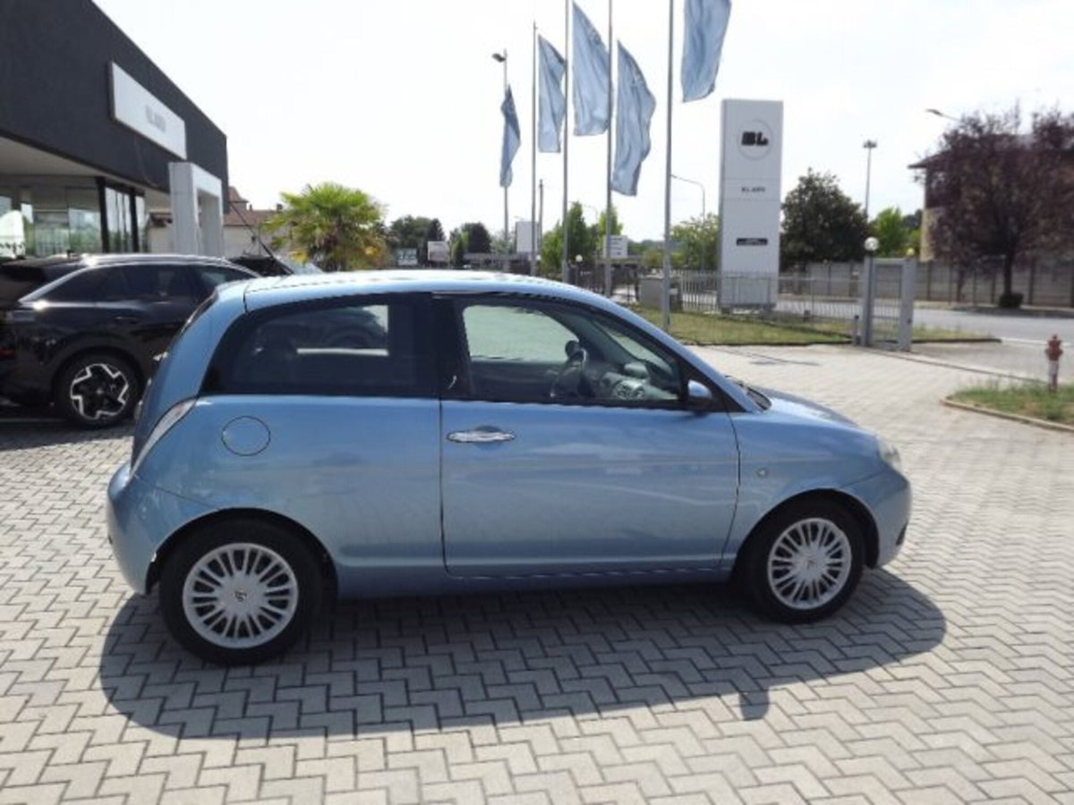 Lancia Ypsilon 1.2 Argento (12)