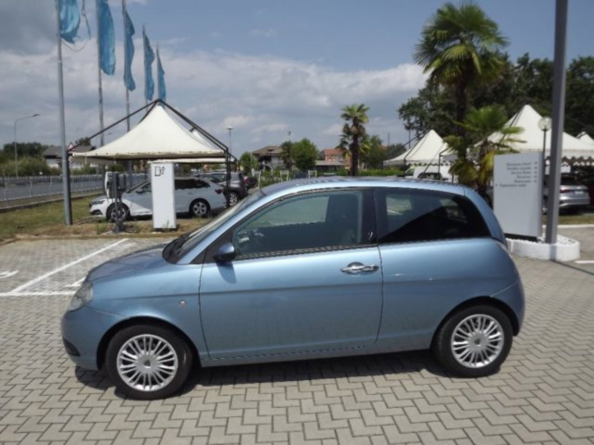 Lancia Ypsilon 1.2 Argento (3)