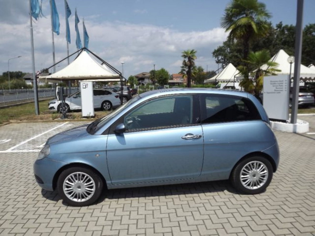 Lancia Ypsilon 1.2 Argento (4)