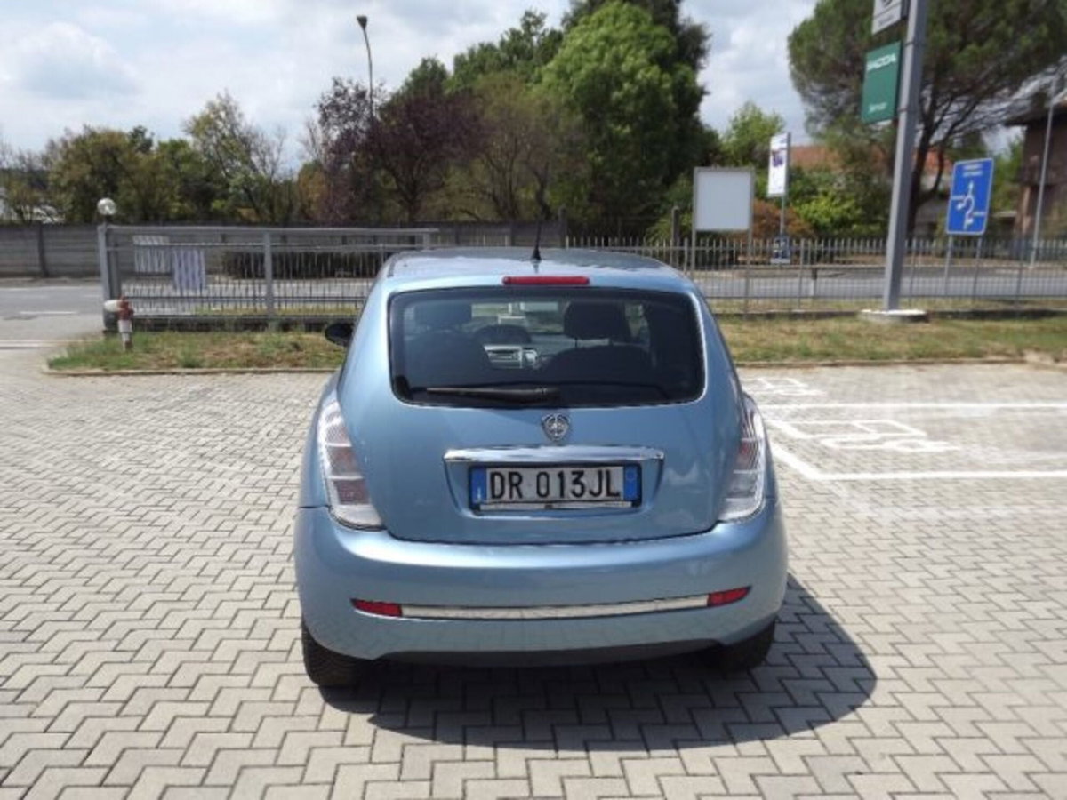 Lancia Ypsilon 1.2 Argento (6)