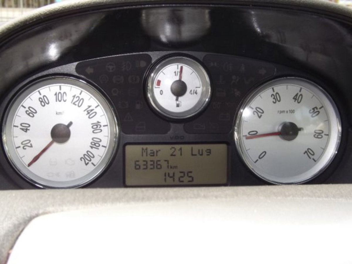 Lancia Ypsilon 1.2 Argento (7)