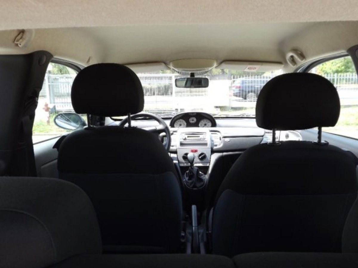 Lancia Ypsilon 1.2 Argento (8)