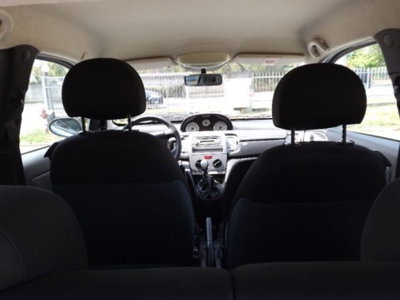 Lancia Ypsilon 1.2 Argento (9)