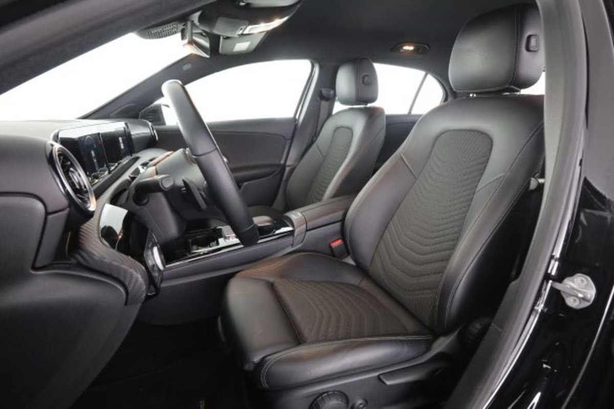 Mercedes-Benz Classe A 180 d Automatic Business (2)
