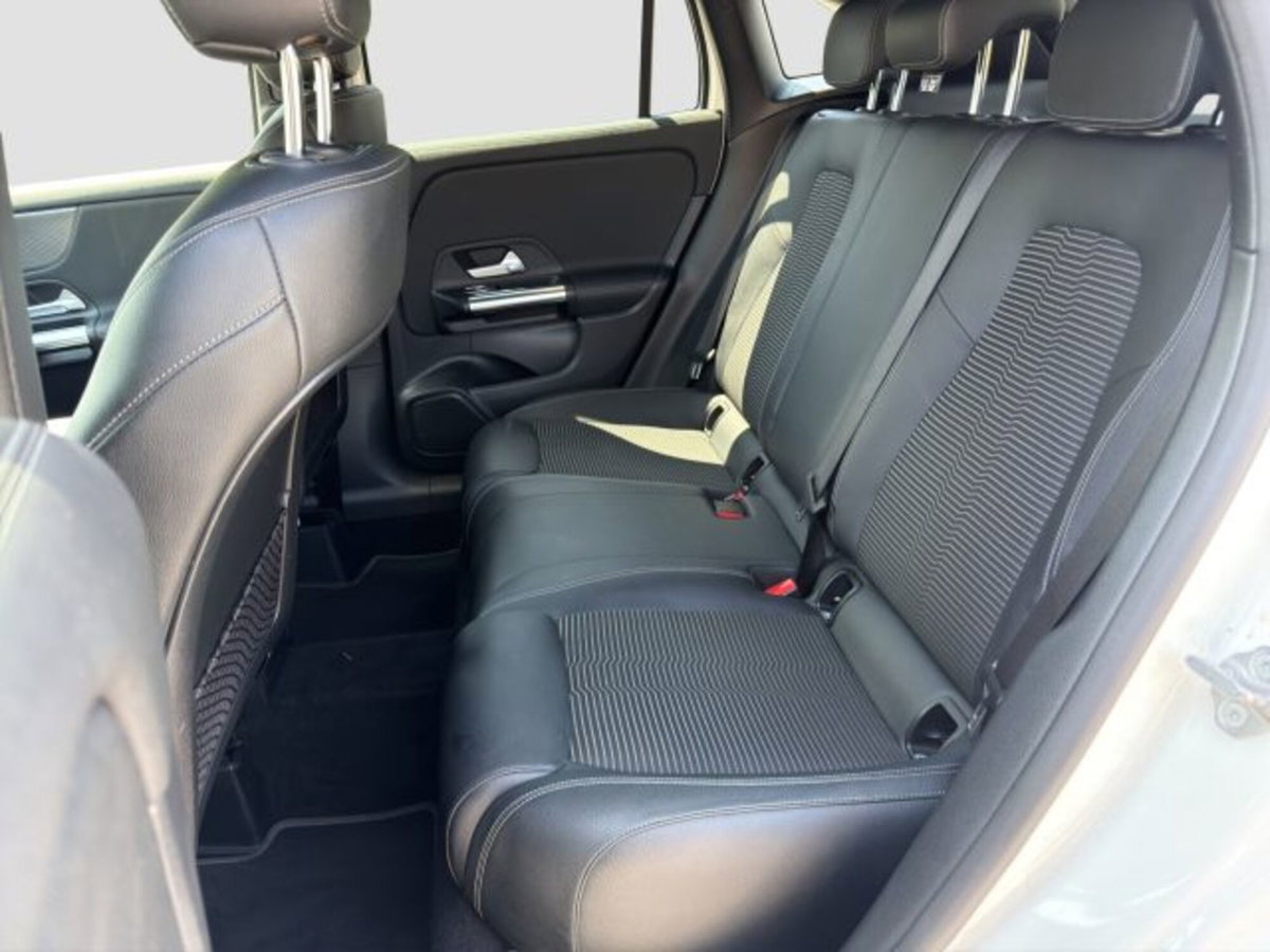 Mercedes-Benz CLA Shooting Brake 180 d Automatic Shooting Brake Sport (11)