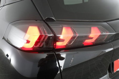 Peugeot 2008 PureTech 100 S&S Allure (10)