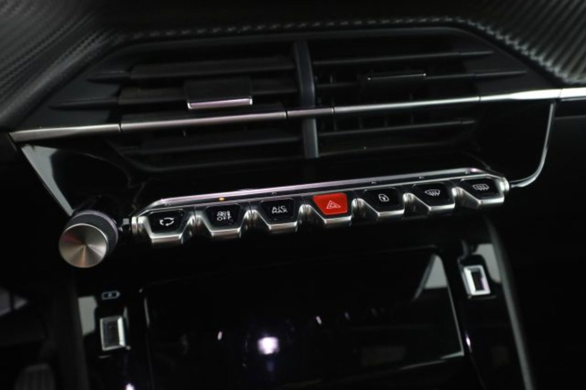 Peugeot 2008 PureTech 100 S&S Allure (13)