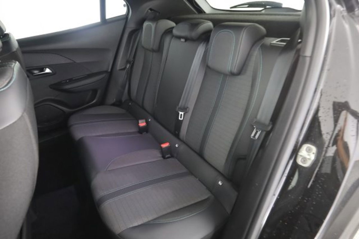 Peugeot 2008 PureTech 100 S&S Allure (3)