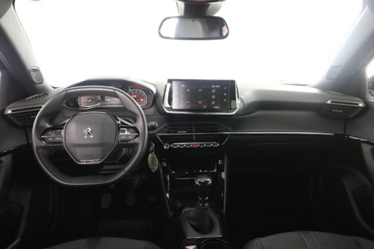 Peugeot 2008 PureTech 100 S&S Allure (4)