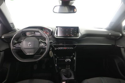Peugeot 2008 PureTech 100 S&S Allure (4)