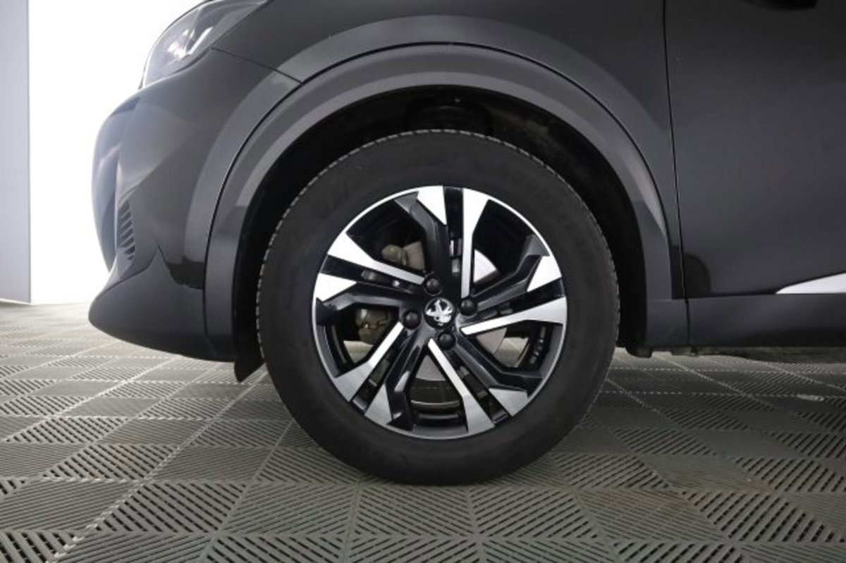 Peugeot 2008 PureTech 100 S&S Allure (8)
