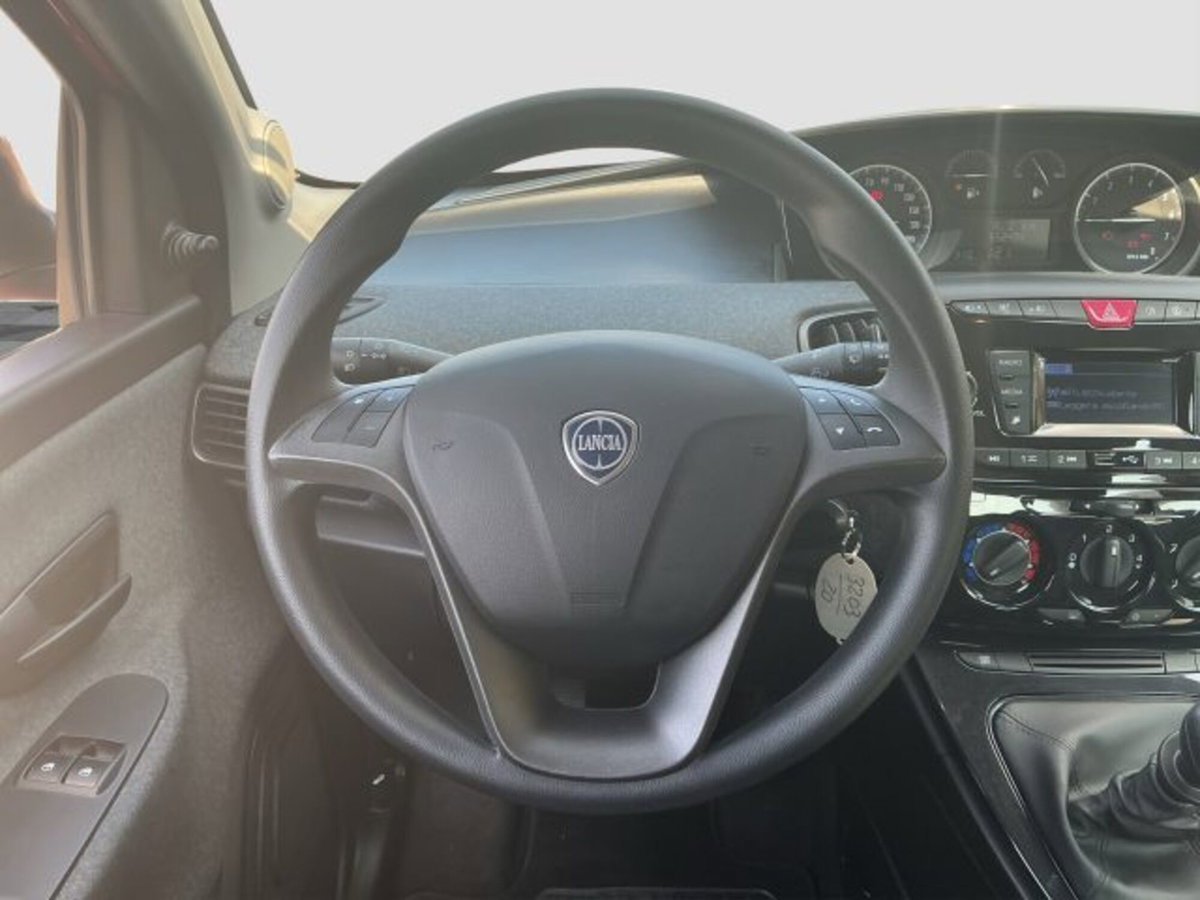 Lancia Ypsilon 1.0 FireFly 5 porte S&S Hybrid Ecochic A. Ferretti (12)