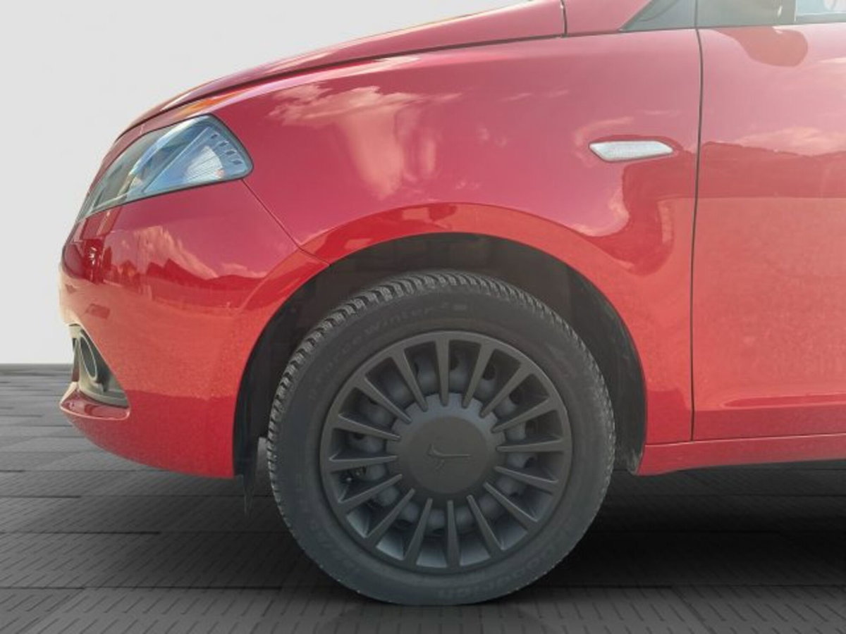 Lancia Ypsilon 1.0 FireFly 5 porte S&S Hybrid Ecochic A. Ferretti (15)