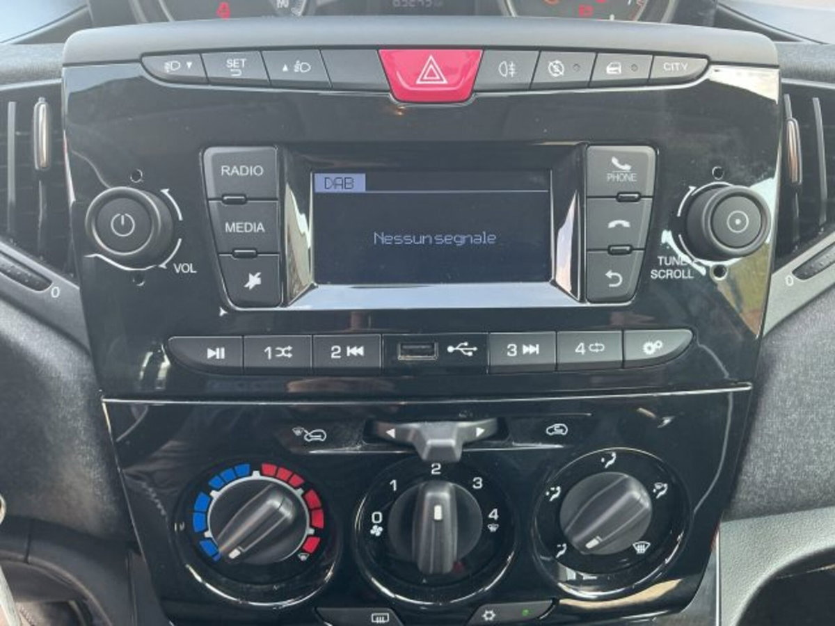 Lancia Ypsilon 1.0 FireFly 5 porte S&S Hybrid Ecochic A. Ferretti (16)