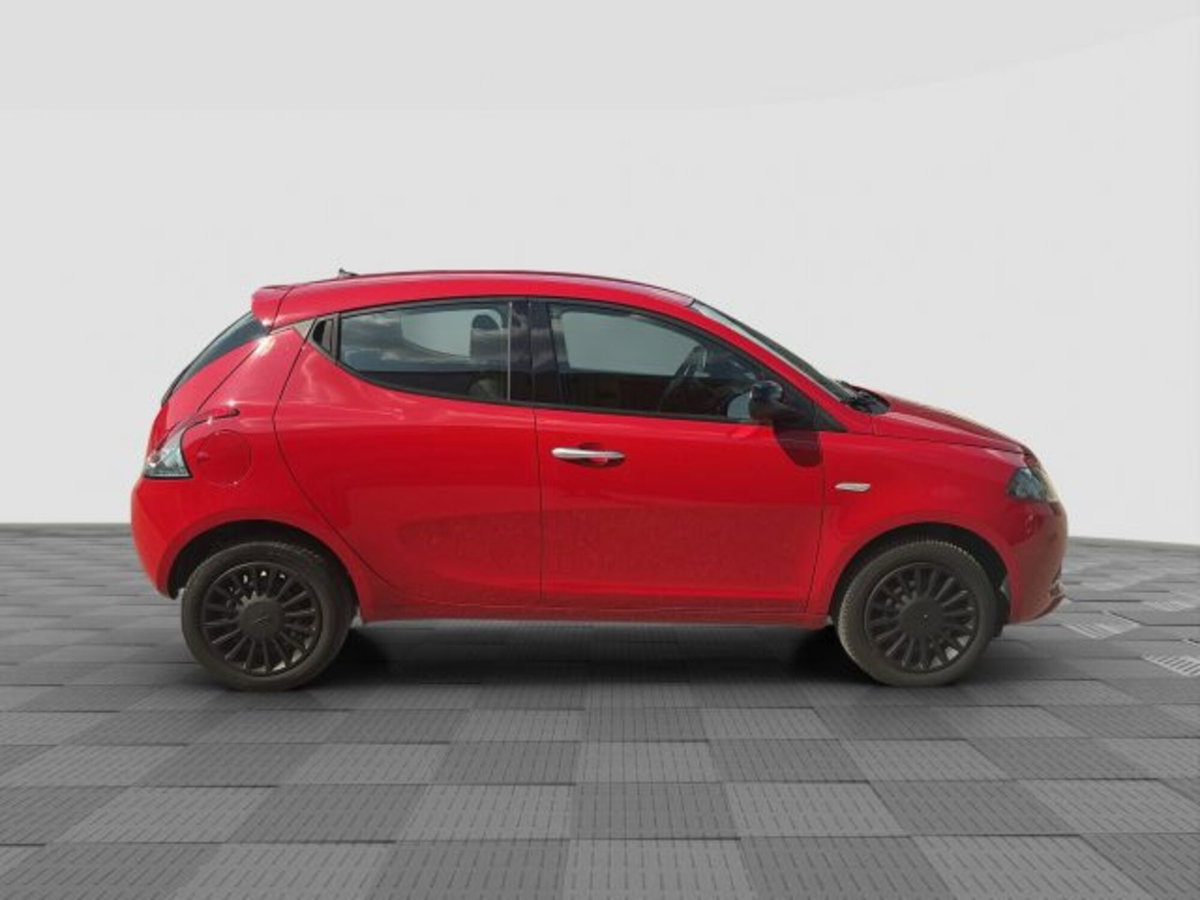 Lancia Ypsilon 1.0 FireFly 5 porte S&S Hybrid Ecochic A. Ferretti (6)