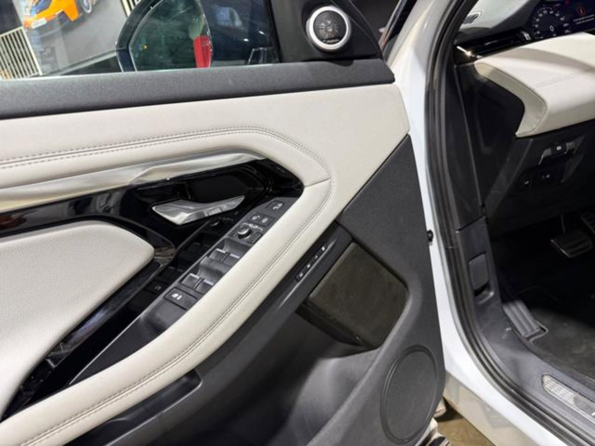 Land Rover Range Rover Evoque 2.0 TD4 180 CV 5p. Landmark Edition (15)