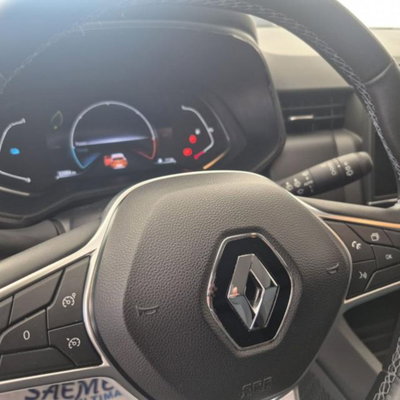 Renault Clio Full Hybrid E-Tech 145 CV 5 porte Equilibre (11)
