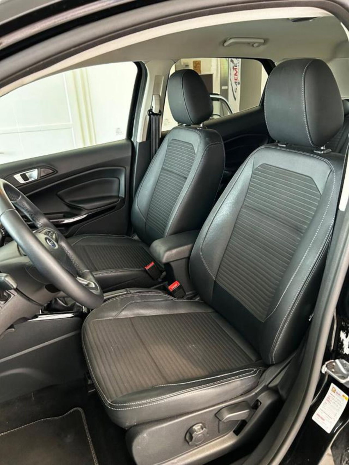 Ford EcoSport 1.5 TDCi 125 CV Start&Stop AWD Titanium (9)