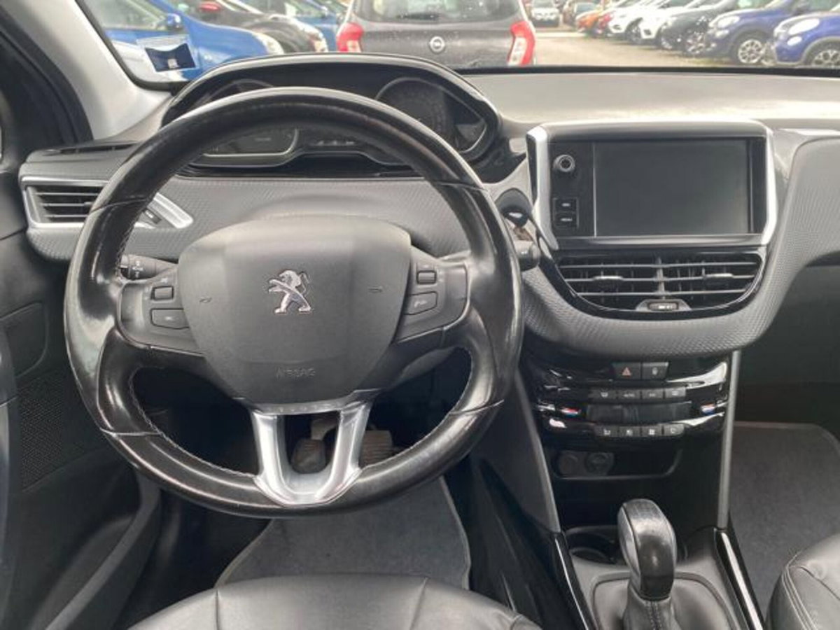 Peugeot 2008 VTi 82CV Allure (10)