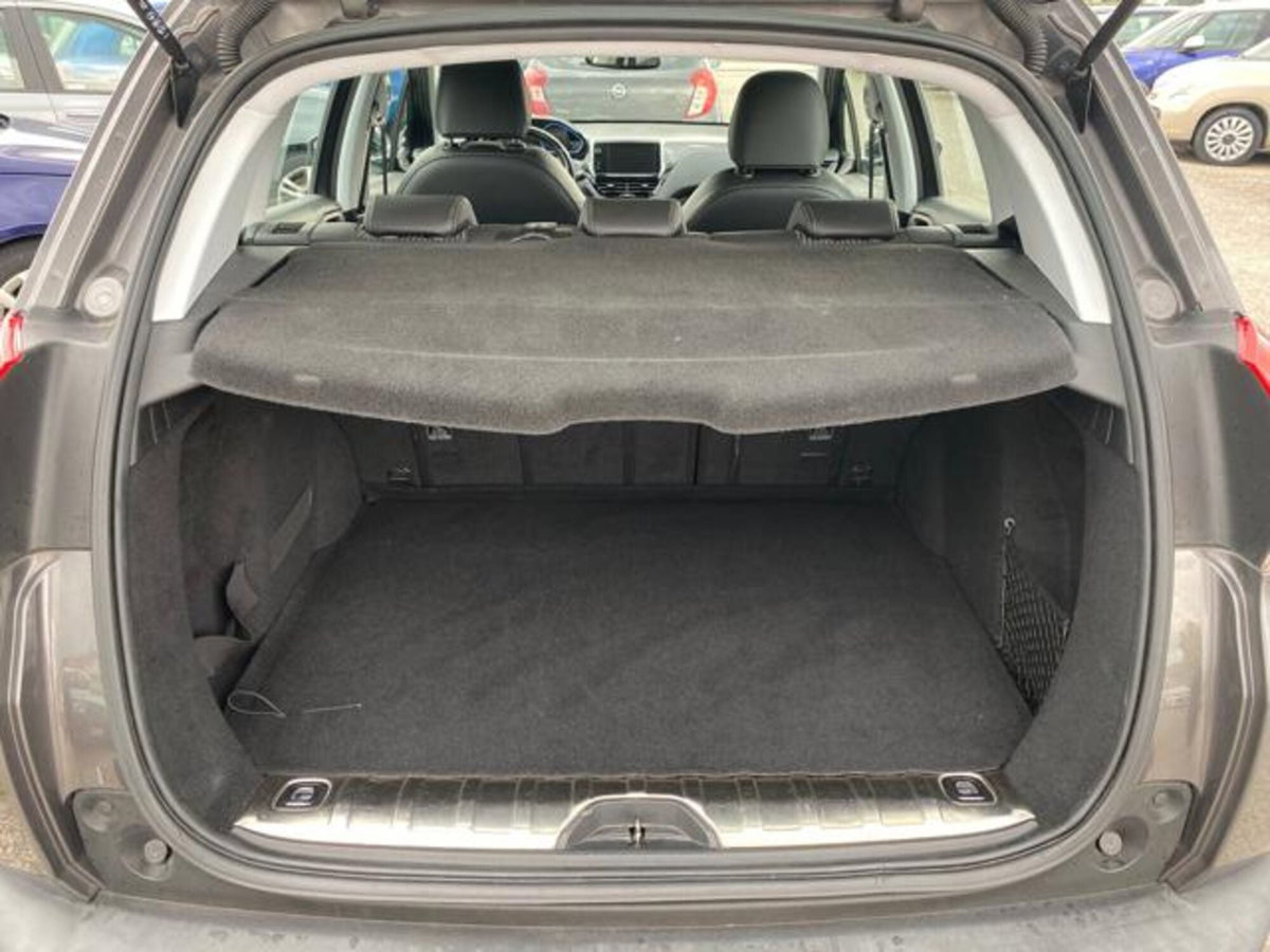 Peugeot 2008 VTi 82CV Allure (7)