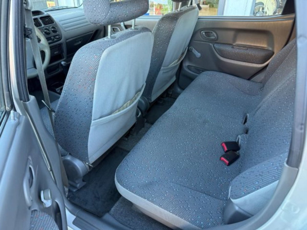 Suzuki Ignis 1.3i 16V cat 4WD GL (18)
