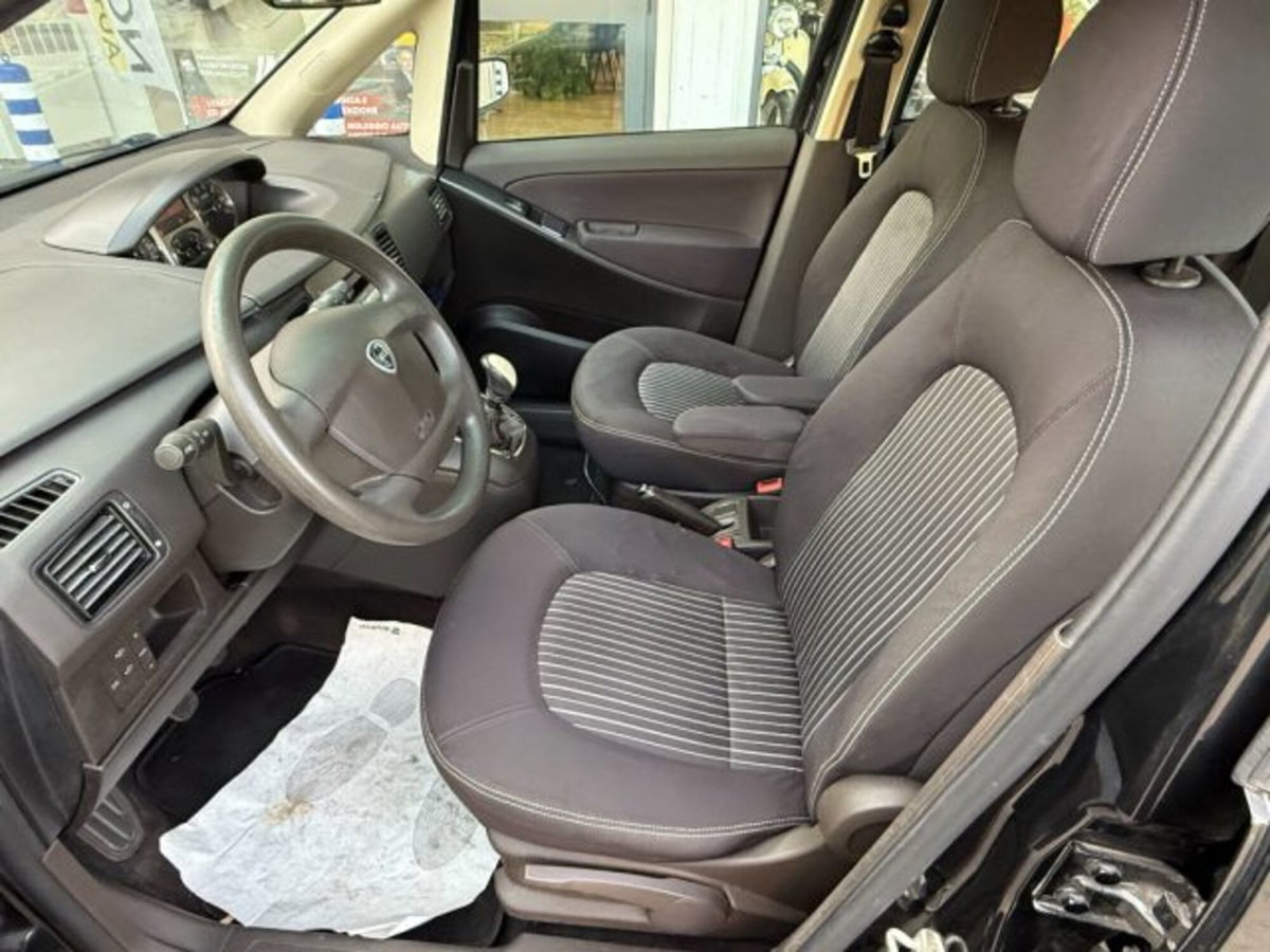 Lancia Musa 1.4 16V EURO 5 Oro Plus (11)