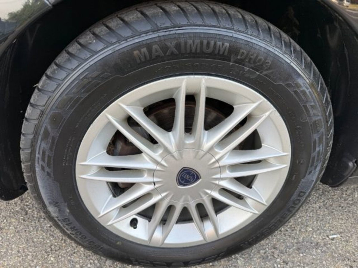 Lancia Musa 1.4 16V EURO 5 Oro Plus (14)