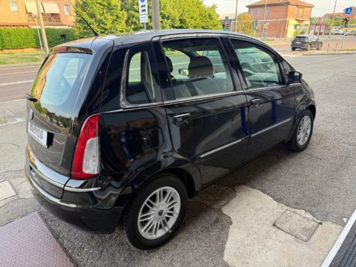 Lancia Musa 1.4 16V EURO 5 Oro Plus (5)