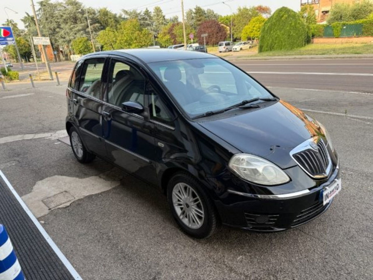 Lancia Musa 1.4 16V EURO 5 Oro Plus (6)