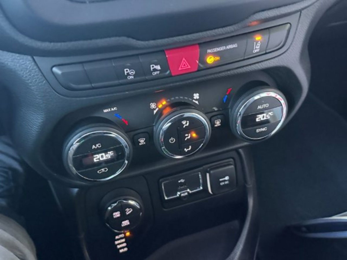 Jeep Renegade 2.0 Mjt 140CV 4WD Active Drive Low Limited (15)