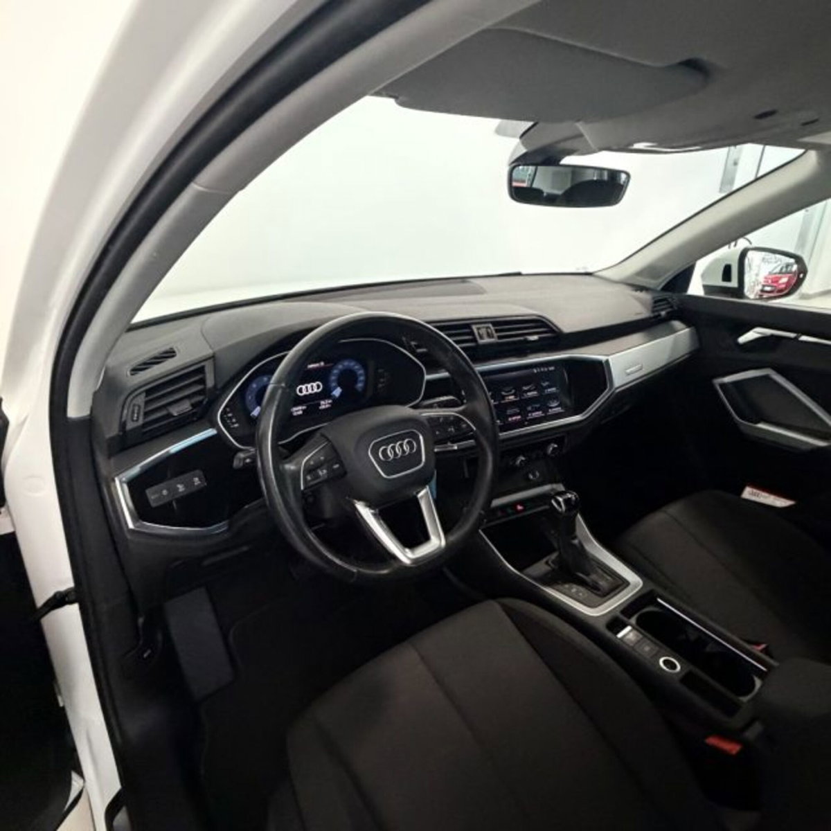 Audi Q3 35 TDI quattro S tronic Business Advanced (10)