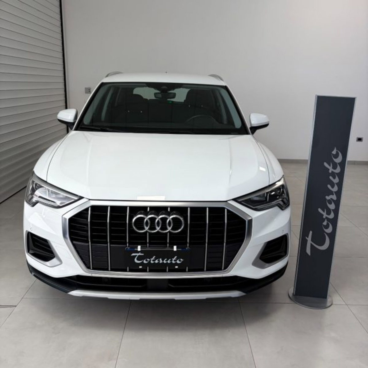 Audi Q3 35 TDI quattro S tronic Business Advanced (2)