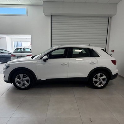 Audi Q3 35 TDI quattro S tronic Business Advanced (4)