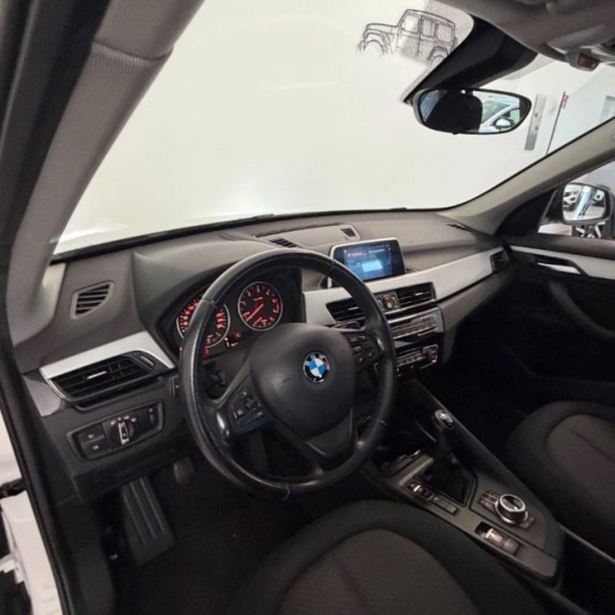 BMW X1 sDrive18d Business (10)