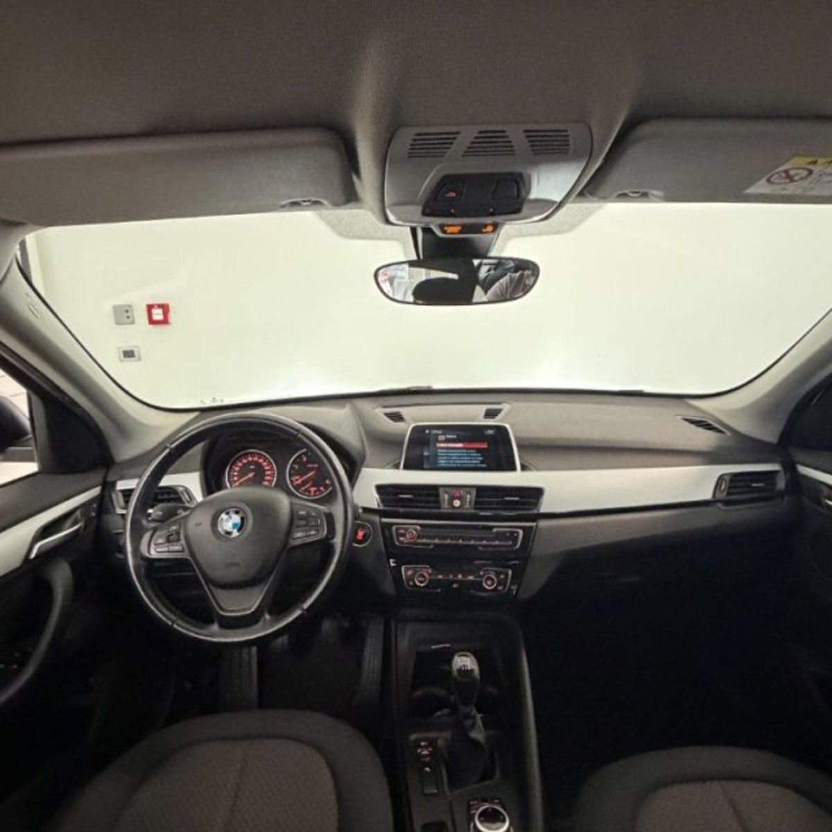 BMW X1 sDrive18d Business (11)