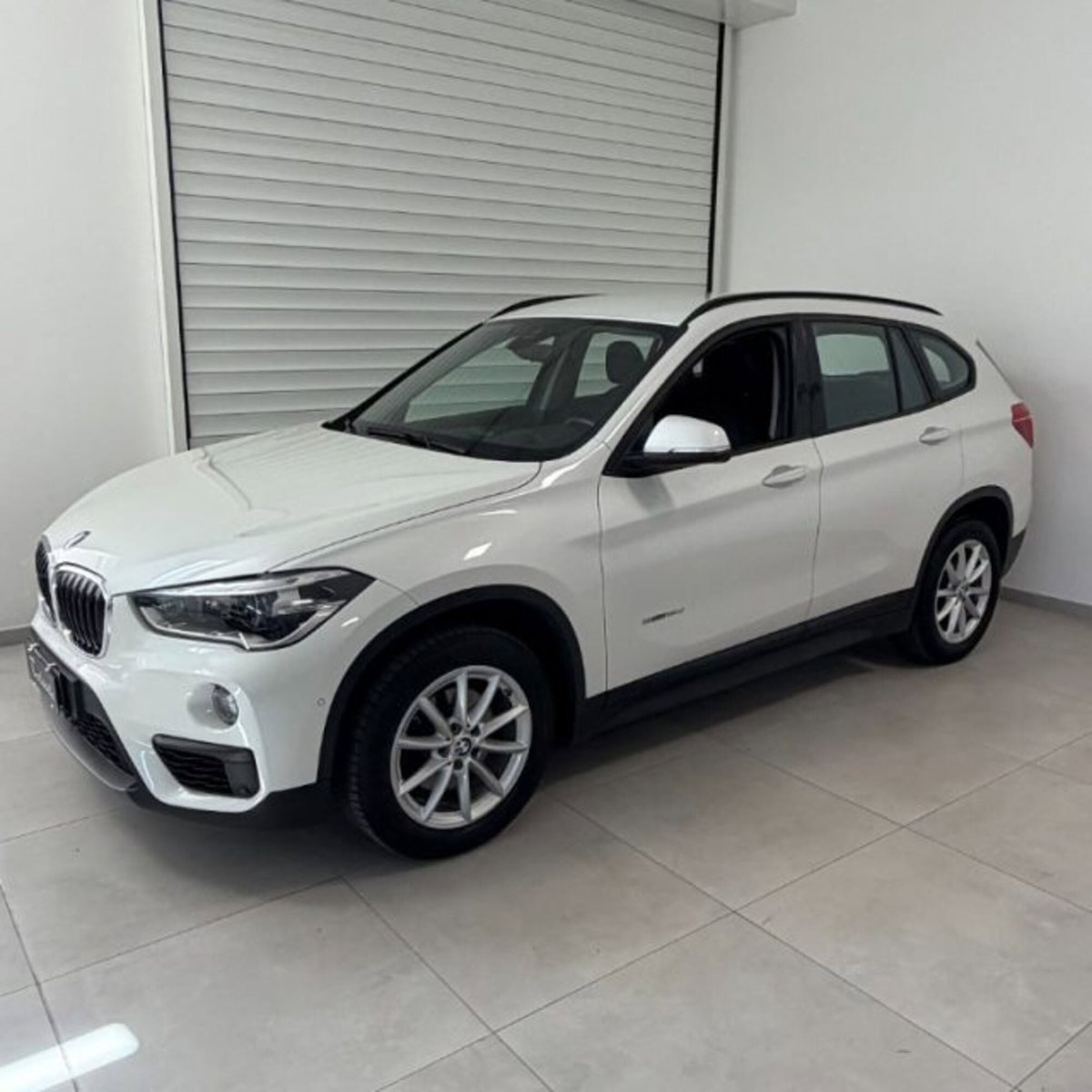 BMW X1 sDrive18d Business (3)