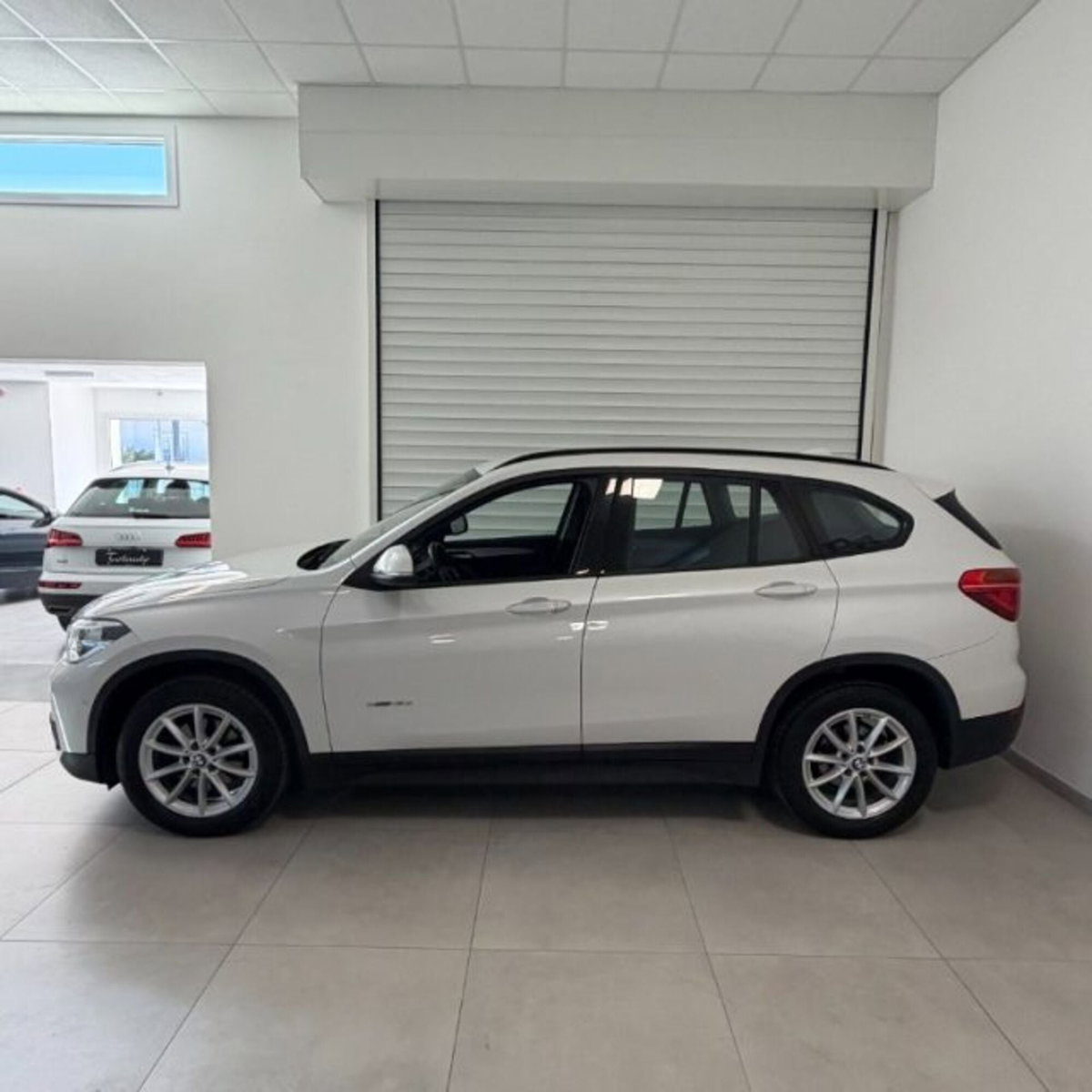 BMW X1 sDrive18d Business (4)