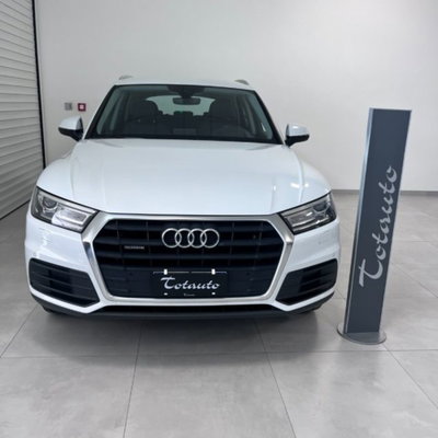 Audi Q5 40 TDI quattro S tronic Business (2)