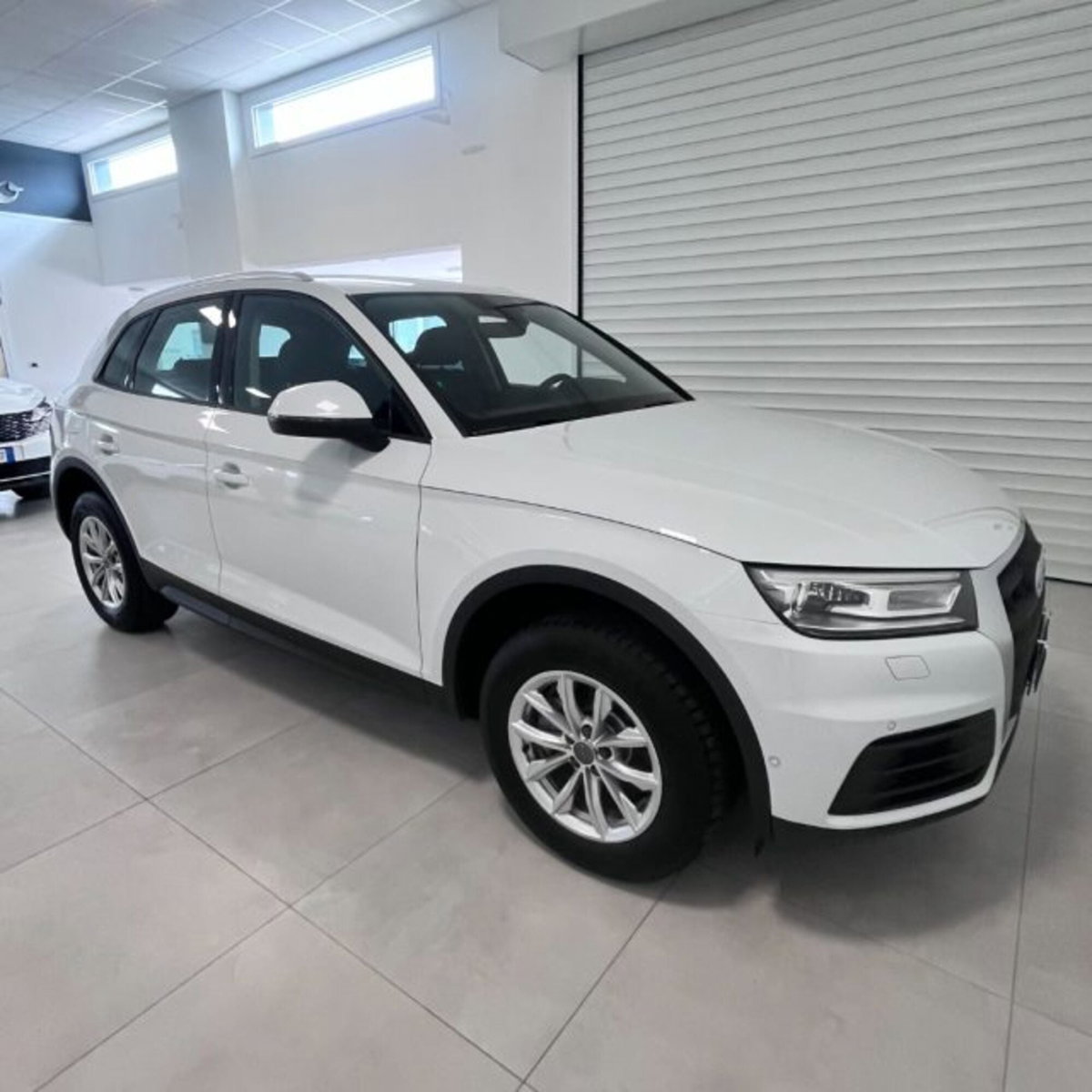 Audi Q5 40 TDI quattro S tronic Business (6)