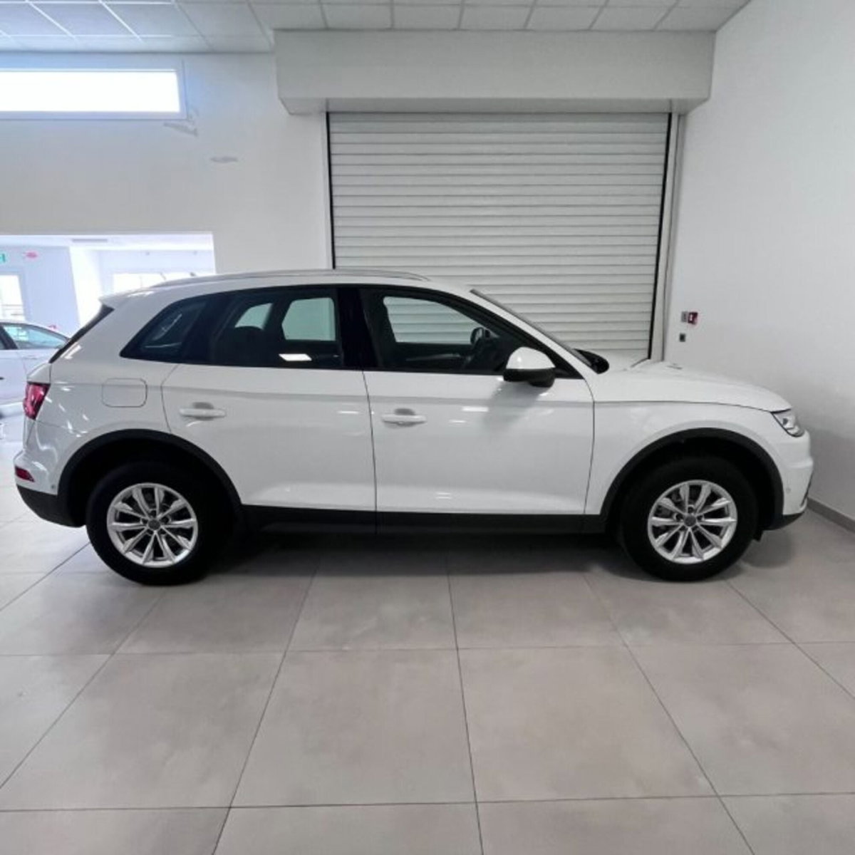 Audi Q5 40 TDI quattro S tronic Business (7)