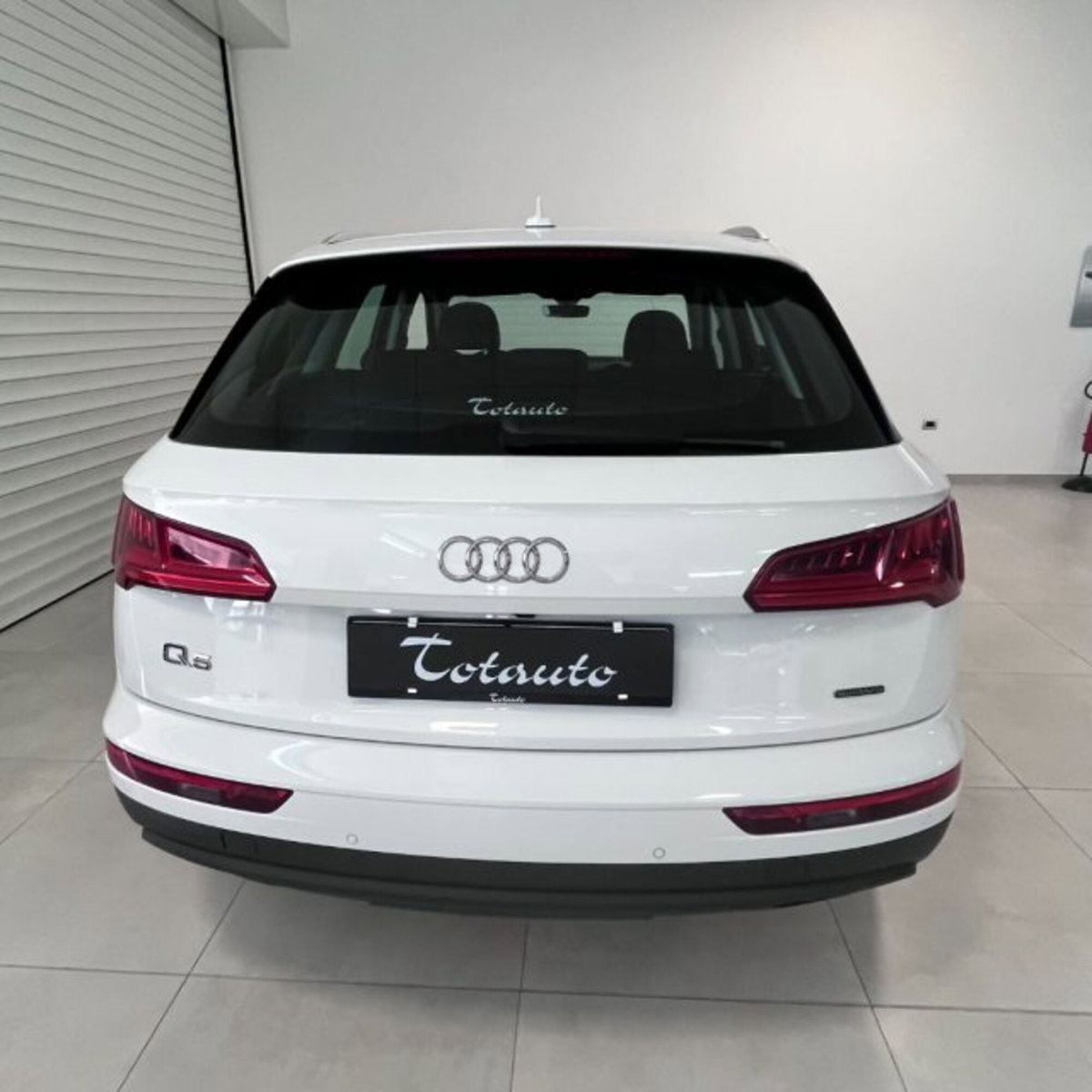 Audi Q5 40 TDI quattro S tronic Business (9)
