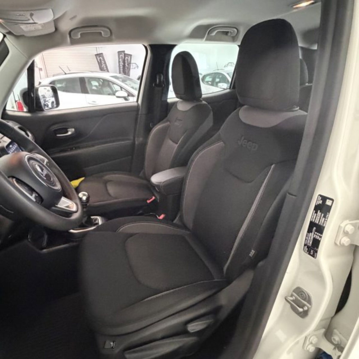 Jeep Renegade 1.6 Mjt 130 CV Limited (14)