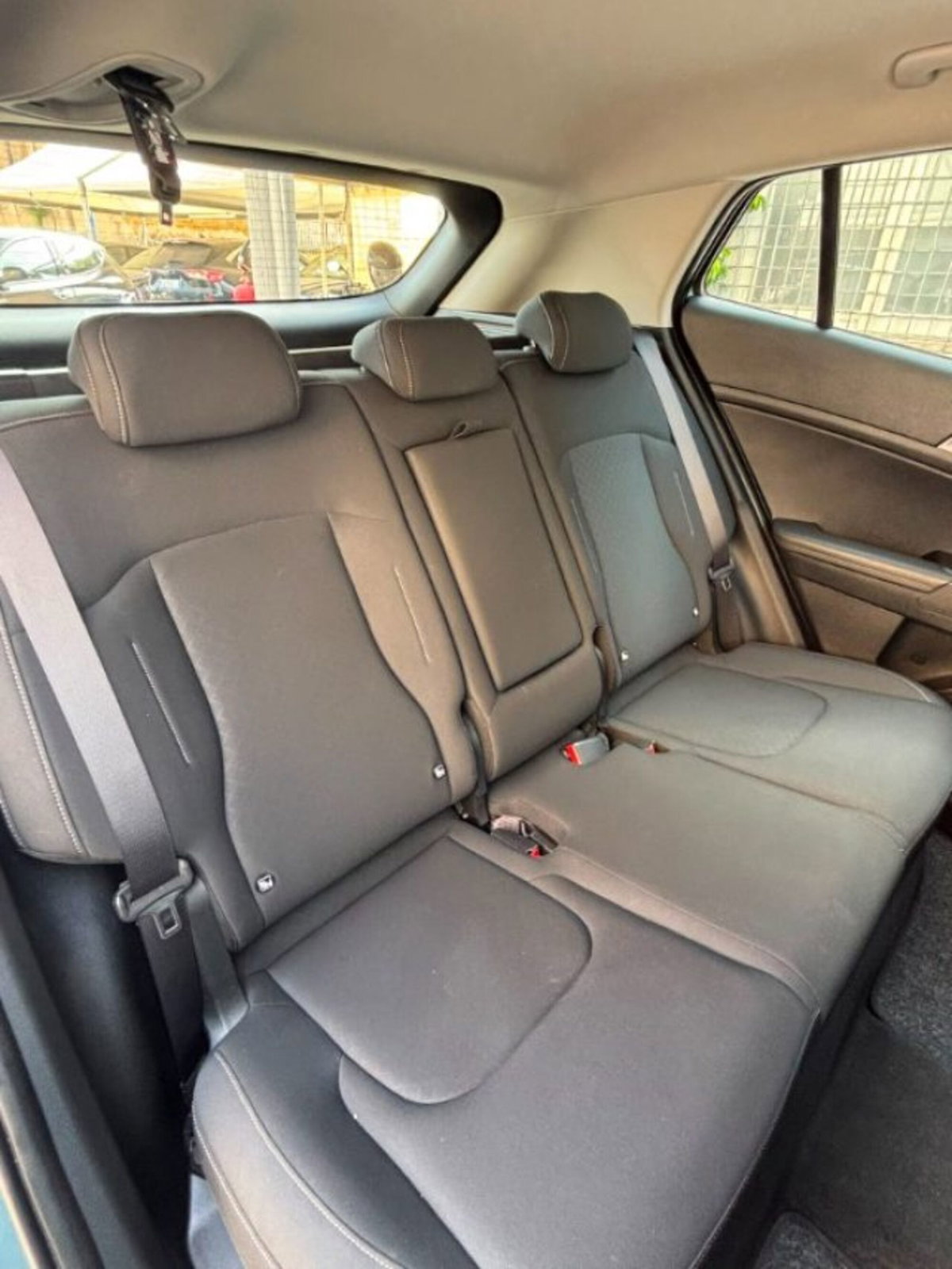 Kia Sportage 1.6 TGDi MHEV DCT Business (18)